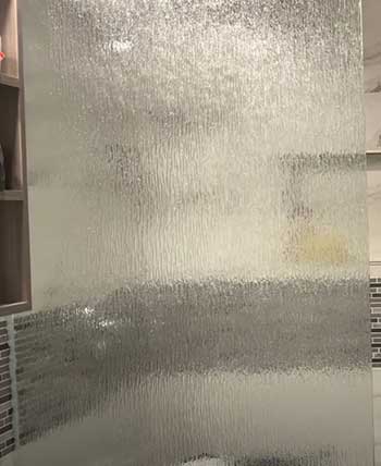 Rain Glass Vs. Obscure Glass Shower Doors (2025): Features And Differences