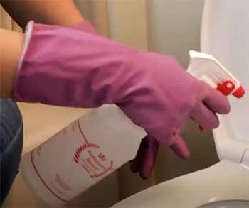 Rubber Gloves to clean toilet
