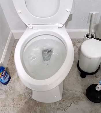 toilet bubbles when flushed