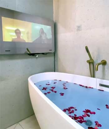SYLVOX Bathroom TV