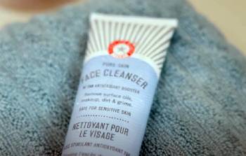 first aid beauty face cleanser
