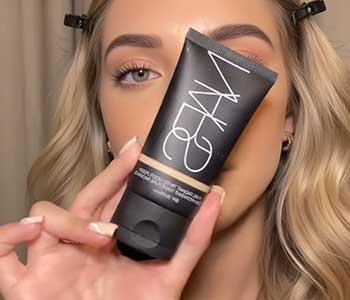 NARS Pure Radiant Tinted Moisturizer