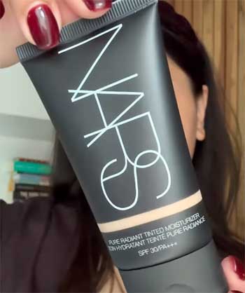 NARS Pure Radiant Tinted Moisturizer