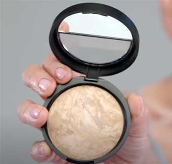 Laura Geller Baked Balance-n-Brighten Color Correcting Foundation