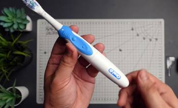 oral b cross action vs floss action
